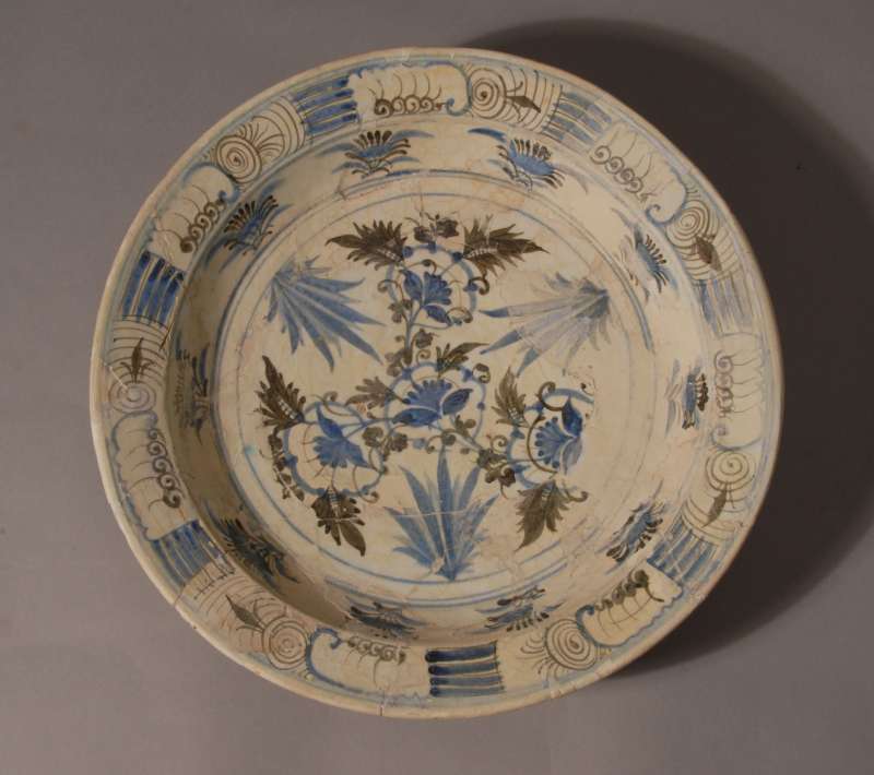 Dish in the blue-and-white Chinese style
